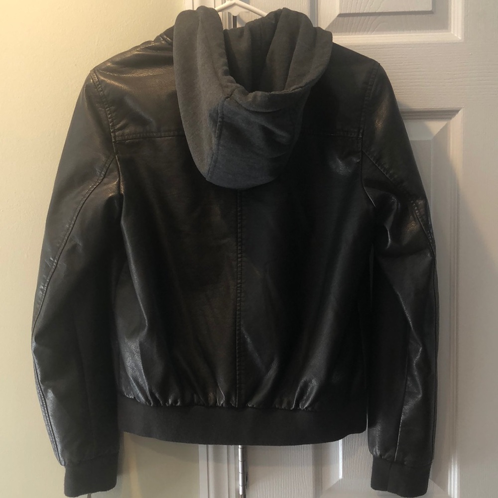 Levi’s jacket. - Picture 6 of 13